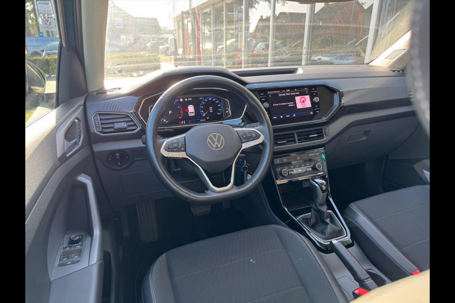 Volkswagen T-Cross 1.0 TSI 7-DSG R-Line | Dodehoekherkenning, Stoelverwarming, 18 inch, Climate control, Adaptive cruise control