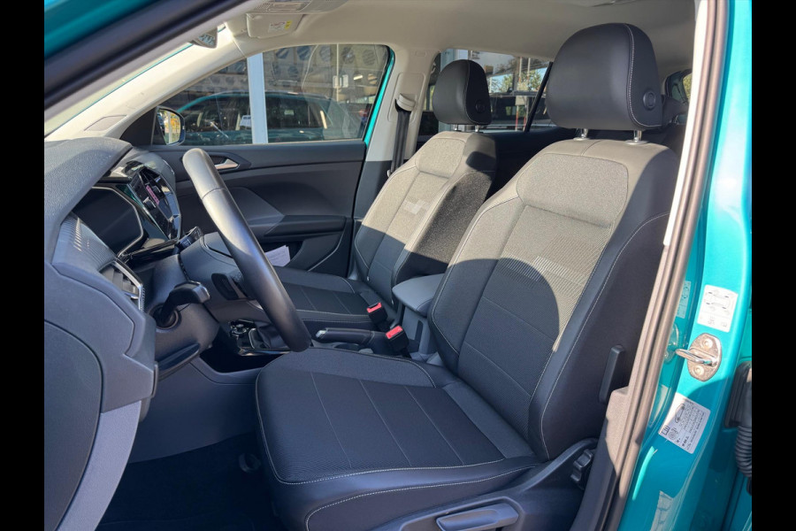 Volkswagen T-Cross 1.0 TSI 7-DSG R-Line | Dodehoekherkenning, Stoelverwarming, 18 inch, Climate control, Adaptive cruise control