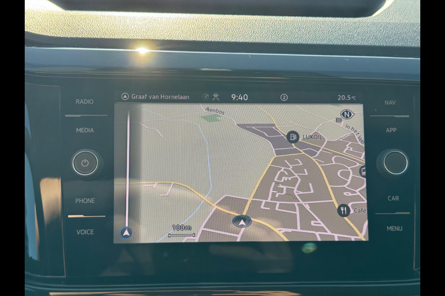 Volkswagen T-Cross 1.0 TSI 7-DSG R-Line | Dodehoekherkenning, Stoelverwarming, 18 inch, Climate control, Adaptive cruise control