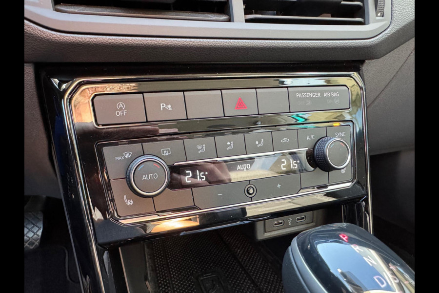 Volkswagen T-Cross 1.0 TSI 7-DSG R-Line | Dodehoekherkenning, Stoelverwarming, 18 inch, Climate control, Adaptive cruise control