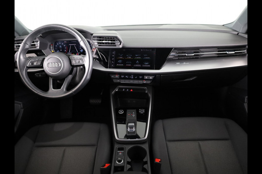 Audi A3 Sportback 30 TFSI Pro Line 110 pk S-tronic | Navigatie via App | Parkeersensoren achter | Cruise control | Apple Carplay/Android Auto | Audi A3 Sportback 30 TFSI Pro Line 110 pk S-tronic | Navigatie via App | Parkeersensoren achter | Cruise control | Apple Carplay/Android Auto |