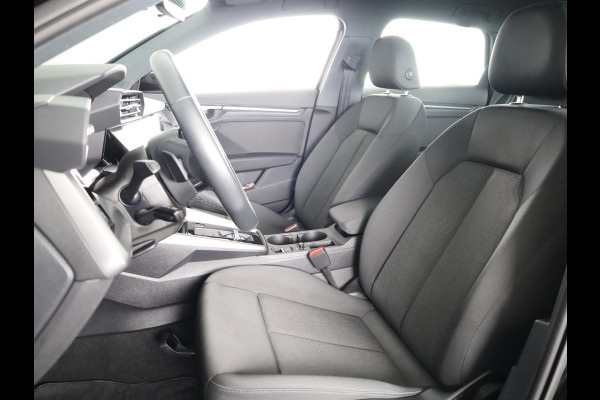 Audi A3 Sportback 30 TFSI Pro Line 110 pk S-tronic | Navigatie via App | Parkeersensoren achter | Cruise control | Apple Carplay/Android Auto | Audi A3 Sportback 30 TFSI Pro Line 110 pk S-tronic | Navigatie via App | Parkeersensoren achter | Cruise control | Apple Carplay/Android Auto |