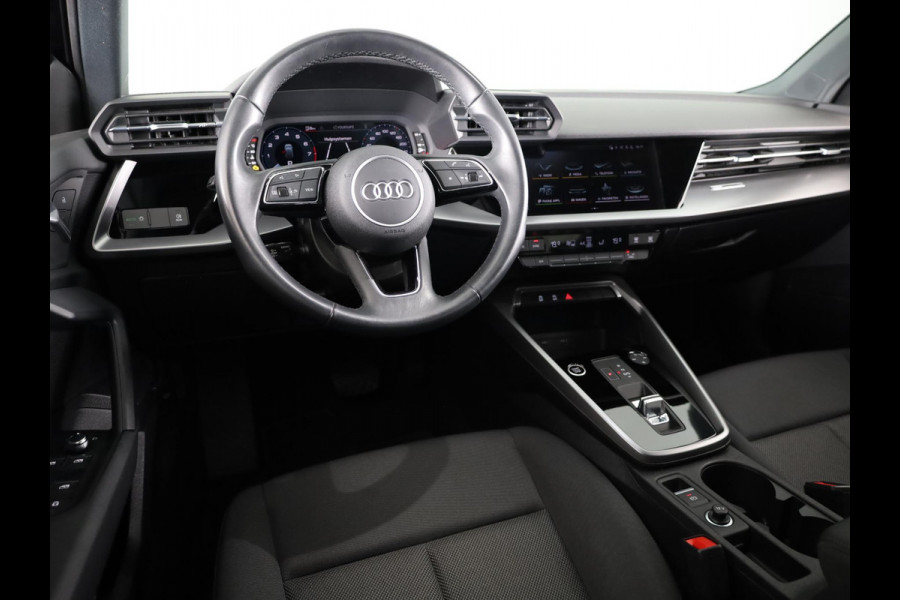 Audi A3 Sportback 30 TFSI Pro Line 110 pk S-tronic | Navigatie via App | Parkeersensoren achter | Cruise control | Apple Carplay/Android Auto | Audi A3 Sportback 30 TFSI Pro Line 110 pk S-tronic | Navigatie via App | Parkeersensoren achter | Cruise control | Apple Carplay/Android Auto |