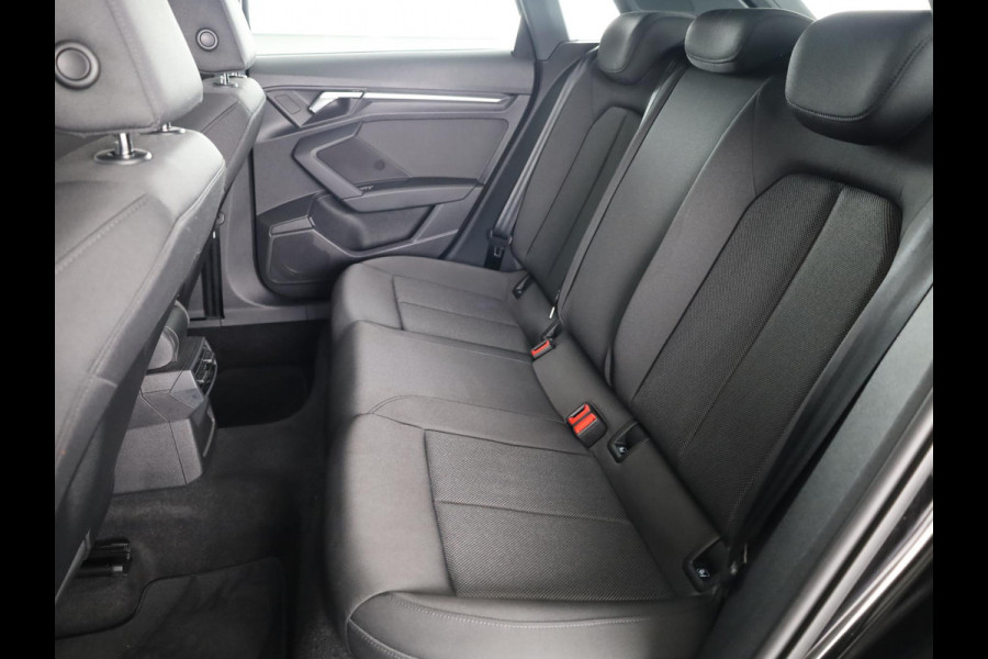 Audi A3 Sportback 30 TFSI Pro Line 110 pk S-tronic | Navigatie via App | Parkeersensoren achter | Cruise control | Apple Carplay/Android Auto | Audi A3 Sportback 30 TFSI Pro Line 110 pk S-tronic | Navigatie via App | Parkeersensoren achter | Cruise control | Apple Carplay/Android Auto |