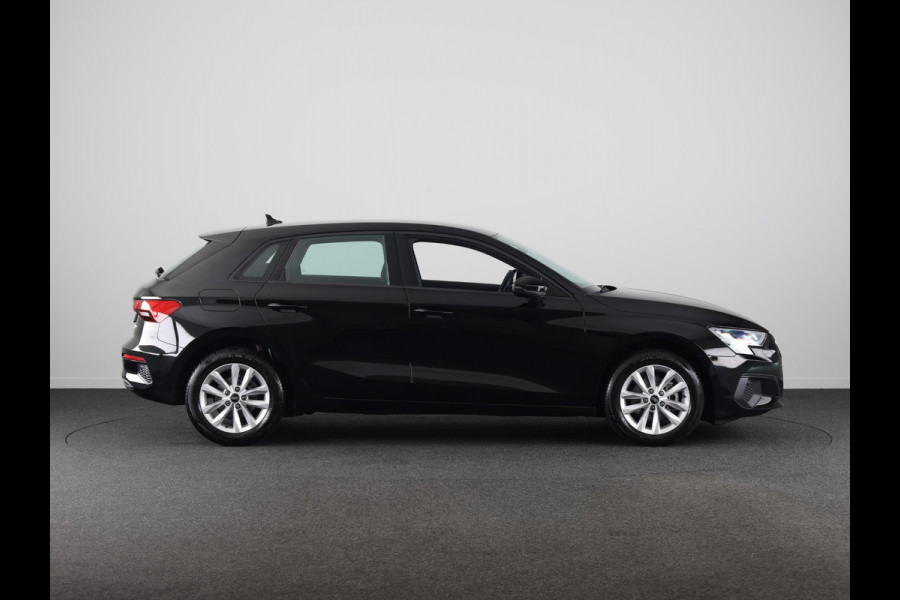 Audi A3 Sportback 30 TFSI Pro Line 110 pk S-tronic | Navigatie via App | Parkeersensoren achter | Cruise control | Apple Carplay/Android Auto | Audi A3 Sportback 30 TFSI Pro Line 110 pk S-tronic | Navigatie via App | Parkeersensoren achter | Cruise control | Apple Carplay/Android Auto |