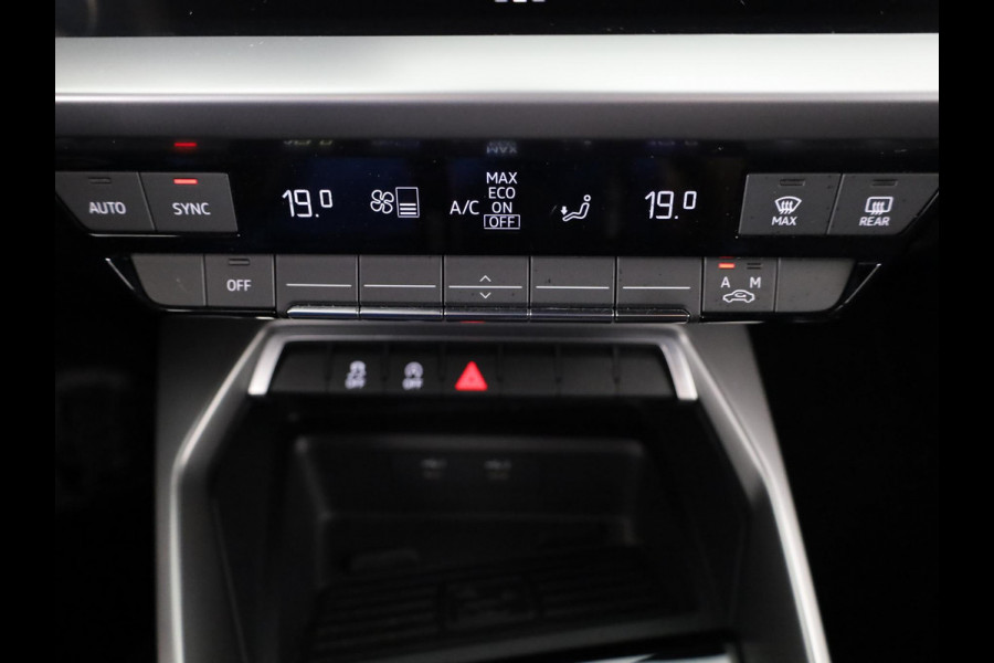 Audi A3 Sportback 30 TFSI Pro Line 110 pk S-tronic | Navigatie via App | Parkeersensoren achter | Cruise control | Apple Carplay/Android Auto | Audi A3 Sportback 30 TFSI Pro Line 110 pk S-tronic | Navigatie via App | Parkeersensoren achter | Cruise control | Apple Carplay/Android Auto |