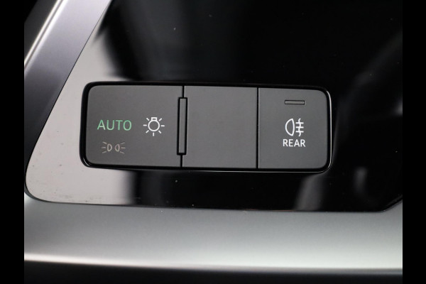 Audi A3 Sportback 30 TFSI Pro Line 110 pk S-tronic | Navigatie via App | Parkeersensoren achter | Cruise control | Apple Carplay/Android Auto | Audi A3 Sportback 30 TFSI Pro Line 110 pk S-tronic | Navigatie via App | Parkeersensoren achter | Cruise control | Apple Carplay/Android Auto |