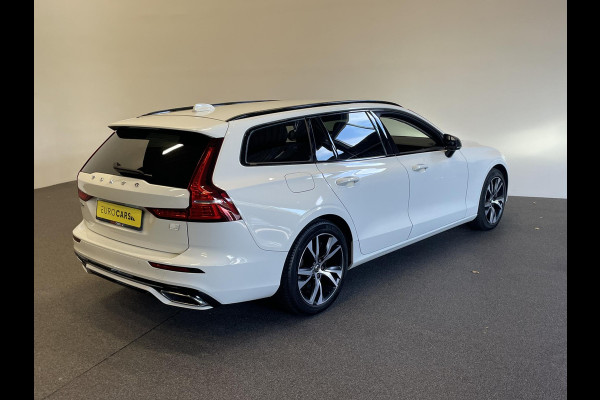 Volvo V60 2.0 T6 Recharge AWD R-Design Expression PHEV 340PK Airco ECC Navi Carplay PDC VA + Camera Full LED Trekhaak Privacy Glass Winter Pack Sensus connect High Performance Cruise Control