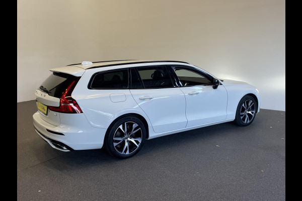 Volvo V60 2.0 T6 Recharge AWD R-Design Expression PHEV 340PK Airco ECC Navi Carplay PDC VA + Camera Full LED Trekhaak Privacy Glass Winter Pack Sensus connect High Performance Cruise Control