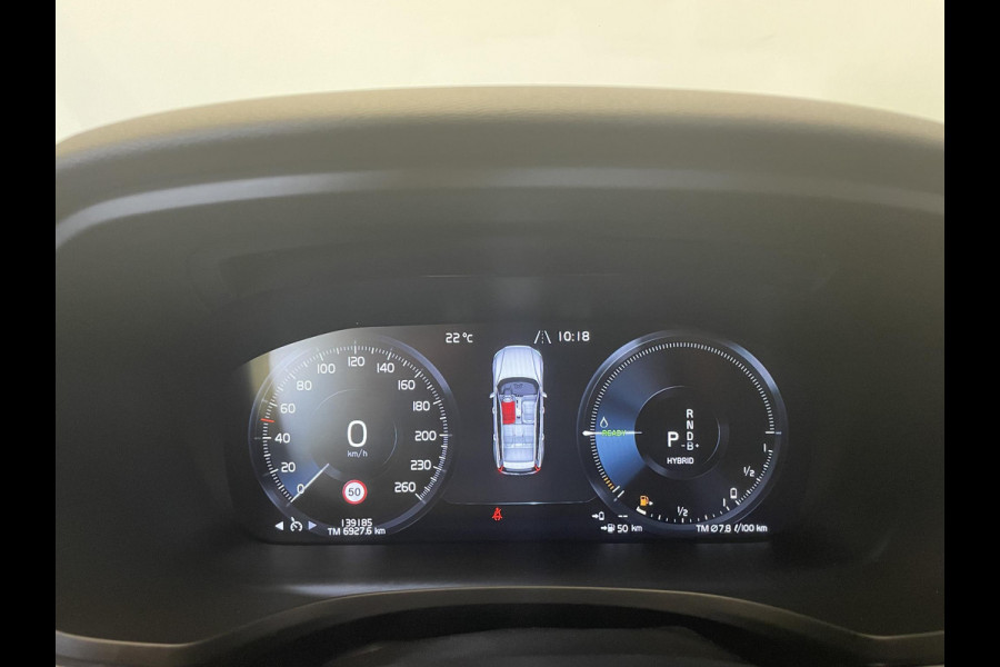 Volvo V60 2.0 T6 Recharge AWD R-Design Expression PHEV 340PK Airco ECC Navi Carplay PDC VA + Camera Full LED Trekhaak Privacy Glass Winter Pack Sensus connect High Performance Cruise Control