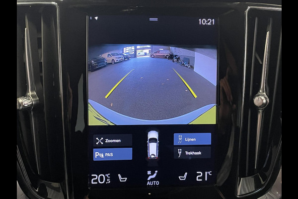 Volvo V60 2.0 T6 Recharge AWD R-Design Expression PHEV 340PK Airco ECC Navi Carplay PDC VA + Camera Full LED Trekhaak Privacy Glass Winter Pack Sensus connect High Performance Cruise Control