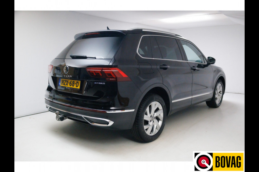 Volkswagen Tiguan 1.4 TSI eHybrid 245 PK Elegance Business+ | Panoramadak | Elec. trekhaak | Head-up display Digi dash, Navigatie, Stoel- stuurverwarming, Electrische klep, Achteruitrijcamera, Travel assist, DCC