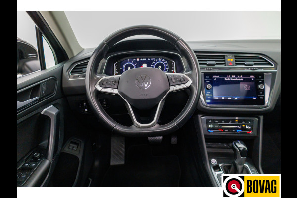 Volkswagen Tiguan 1.4 TSI eHybrid 245 PK Elegance Business+ | Panoramadak | Elec. trekhaak | Head-up display Digi dash, Navigatie, Stoel- stuurverwarming, Electrische klep, Achteruitrijcamera, Travel assist, DCC