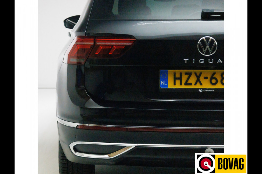 Volkswagen Tiguan 1.4 TSI eHybrid 245 PK Elegance Business+ | Panoramadak | Elec. trekhaak | Head-up display Digi dash, Navigatie, Stoel- stuurverwarming, Electrische klep, Achteruitrijcamera, Travel assist, DCC