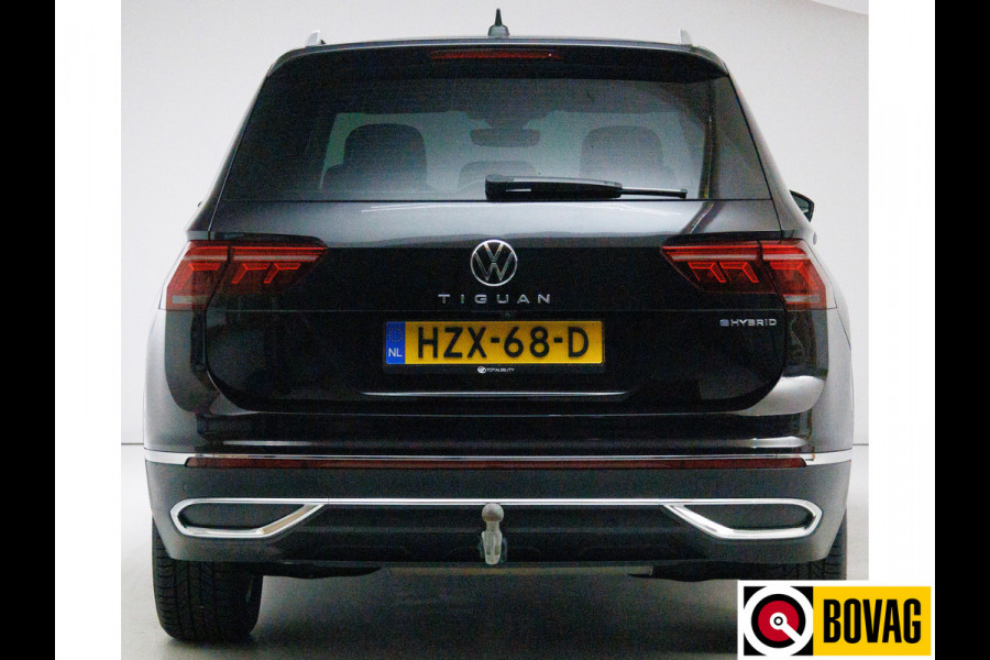 Volkswagen Tiguan 1.4 TSI eHybrid 245 PK Elegance Business+ | Panoramadak | Elec. trekhaak | Head-up display Digi dash, Navigatie, Stoel- stuurverwarming, Electrische klep, Achteruitrijcamera, Travel assist, DCC
