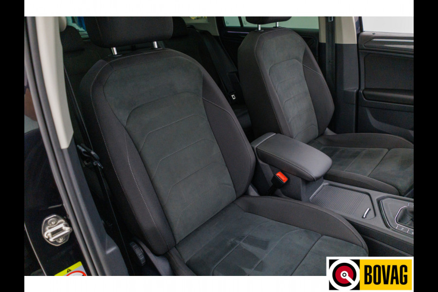 Volkswagen Tiguan 1.4 TSI eHybrid 245 PK Elegance Business+ | Panoramadak | Elec. trekhaak | Head-up display Digi dash, Navigatie, Stoel- stuurverwarming, Electrische klep, Achteruitrijcamera, Travel assist, DCC