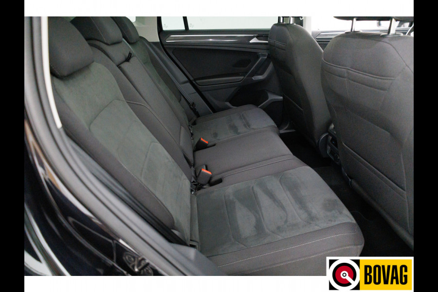 Volkswagen Tiguan 1.4 TSI eHybrid 245 PK Elegance Business+ | Panoramadak | Elec. trekhaak | Head-up display Digi dash, Navigatie, Stoel- stuurverwarming, Electrische klep, Achteruitrijcamera, Travel assist, DCC