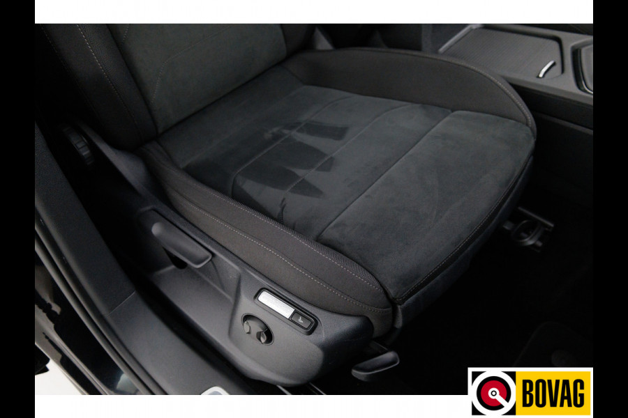 Volkswagen Tiguan 1.4 TSI eHybrid 245 PK Elegance Business+ | Panoramadak | Elec. trekhaak | Head-up display Digi dash, Navigatie, Stoel- stuurverwarming, Electrische klep, Achteruitrijcamera, Travel assist, DCC