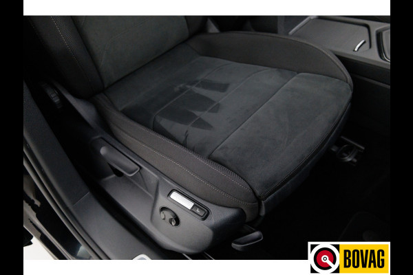 Volkswagen Tiguan 1.4 TSI eHybrid 245 PK Elegance Business+ | Panoramadak | Elec. trekhaak | Head-up display Digi dash, Navigatie, Stoel- stuurverwarming, Electrische klep, Achteruitrijcamera, Travel assist, DCC
