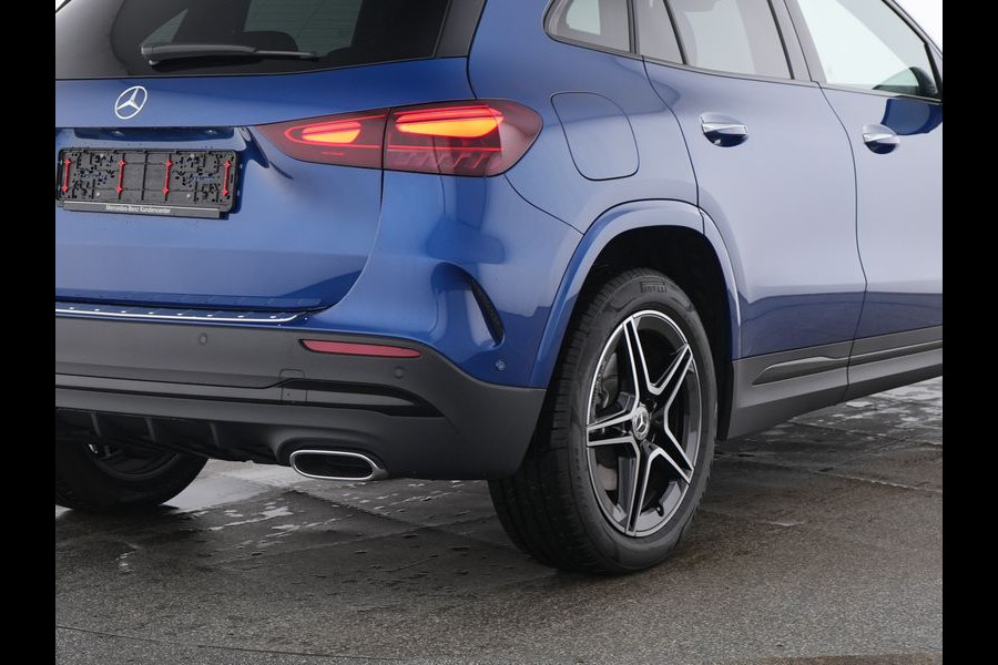 Mercedes-Benz GLA 250 e AMG Plug-In Hybride Edition AMG Line | Night Pakket | Distronic | 360° Camera | AC en DC Laden | MultiBeam Koplampen | Stuur en Stoeverwarming. Inclusief 24 maanden Mercedes-Benz Certified garantie voor Europa.