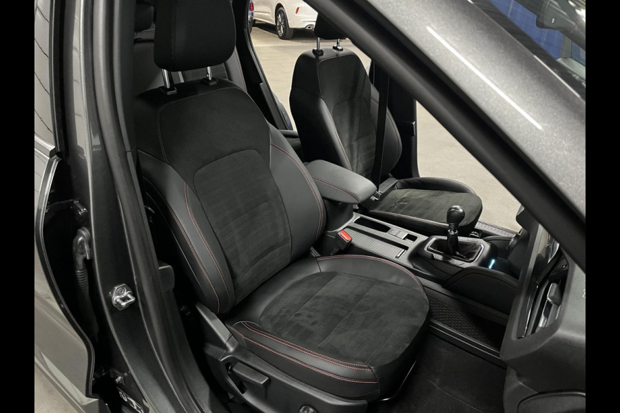 Ford Kuga 1.5 EcoBoost ST-Line X *1800 kg Trekgewicht | Open dak | Trekhaak | Adapt. cruise control | Carplay | Stuur-/Stoelverwarming