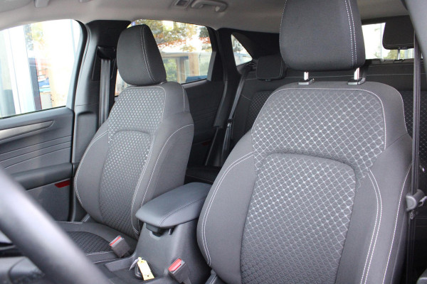 Ford Kuga 2.5 PHEV Titanium 243pk | Winterpack | Afneembare Trekhaak | 2.100kg Trekgewicht | Achteruitrijcamera