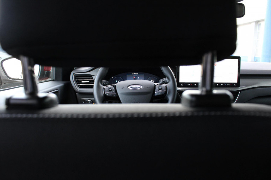 Ford Kuga 2.5 PHEV Titanium 243pk | Winterpack | Afneembare Trekhaak | 2.100kg Trekgewicht | Achteruitrijcamera