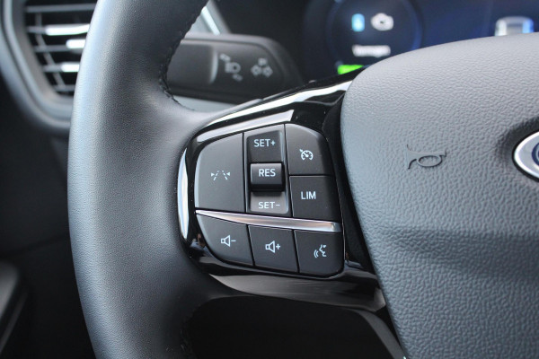Ford Kuga 2.5 PHEV Titanium 243pk | Winterpack | Afneembare Trekhaak | 2.100kg Trekgewicht | Achteruitrijcamera