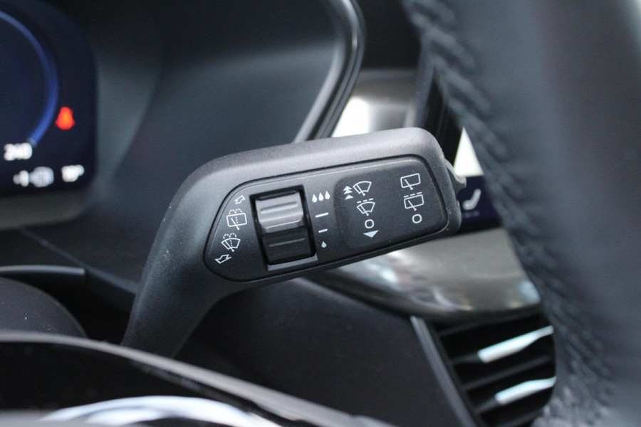Ford Kuga 2.5 PHEV Titanium 243pk | Winterpack | Afneembare Trekhaak | 2.100kg Trekgewicht | Achteruitrijcamera