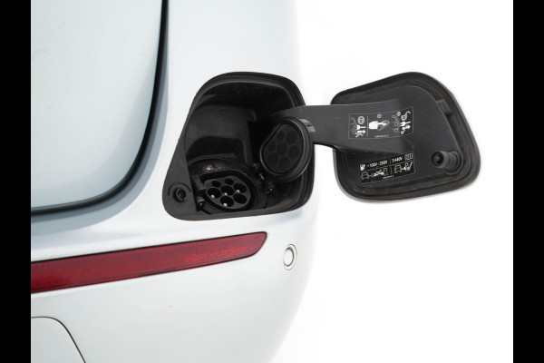 Mercedes-Benz E-Klasse Estate 300 de Business Solution Luxury Plug-In (INCL-BTW) Aut. *DIGI-COCKPIT | MULTIBEAM-LED | LUXURY-LEATHER | TOP-VIEW | KEYLESS | DAB | NAVI-FULLMAP | CRUISE | SHIFT-PADDLES | AMBIENT-LIGHT | HEATED-SPORTSEATS | 18"ALU*