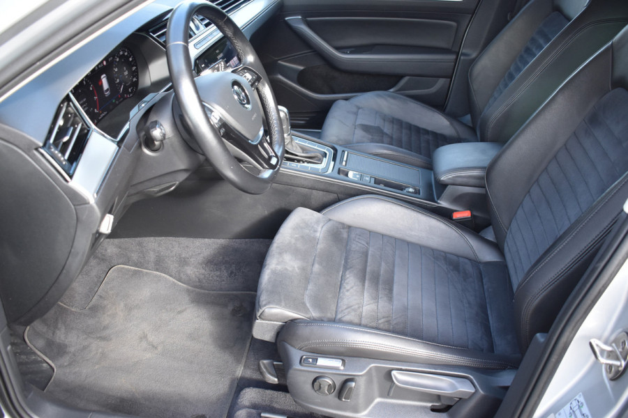 Volkswagen Passat Variant 1.4 TSI Highline Business R Automaat / Navigatie / Camera / 17" LM / Carplay / Clima / Stoelverw.