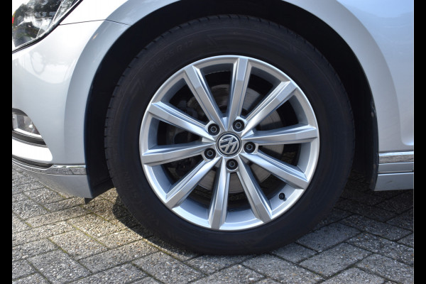 Volkswagen Passat Variant 1.4 TSI Highline Business R Automaat / Navigatie / Camera / 17" LM / Carplay / Clima / Stoelverw.