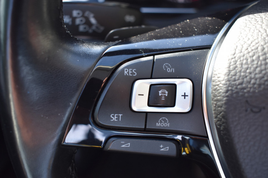 Volkswagen Passat Variant 1.4 TSI Highline Business R Automaat / Navigatie / Camera / 17" LM / Carplay / Clima / Stoelverw.