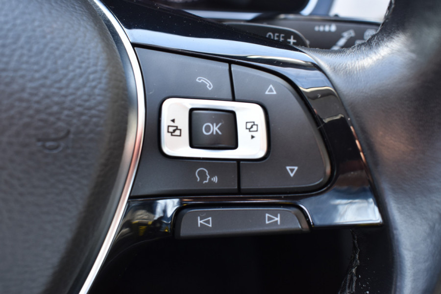 Volkswagen Passat Variant 1.4 TSI Highline Business R Automaat / Navigatie / Camera / 17" LM / Carplay / Clima / Stoelverw.