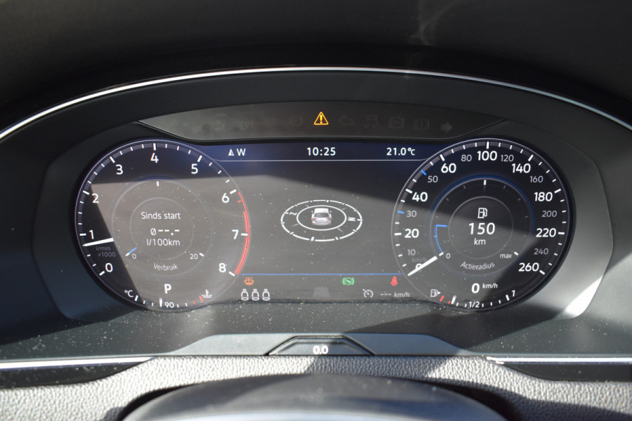 Volkswagen Passat Variant 1.4 TSI Highline Business R Automaat / Navigatie / Camera / 17" LM / Carplay / Clima / Stoelverw.
