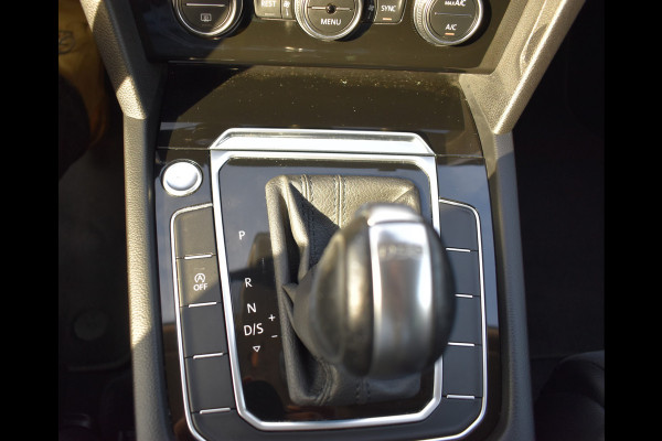 Volkswagen Passat Variant 1.4 TSI Highline Business R Automaat / Navigatie / Camera / 17" LM / Carplay / Clima / Stoelverw.