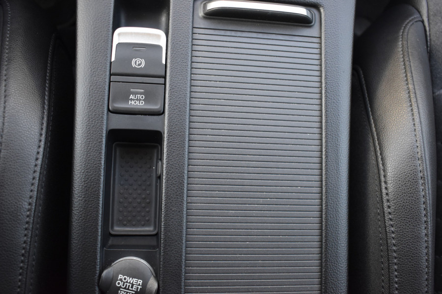 Volkswagen Passat Variant 1.4 TSI Highline Business R Automaat / Navigatie / Camera / 17" LM / Carplay / Clima / Stoelverw.