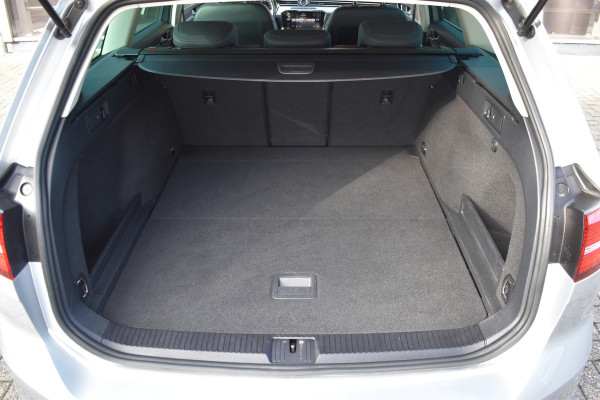 Volkswagen Passat Variant 1.4 TSI Highline Business R Automaat / Navigatie / Camera / 17" LM / Carplay / Clima / Stoelverw.