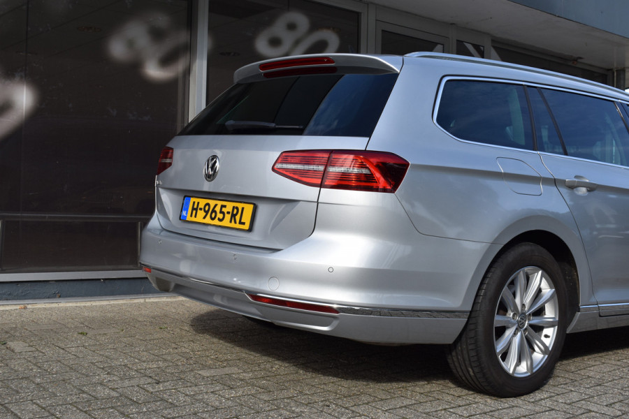 Volkswagen Passat Variant 1.4 TSI Highline Business R Automaat / Navigatie / Camera / 17" LM / Carplay / Clima / Stoelverw.