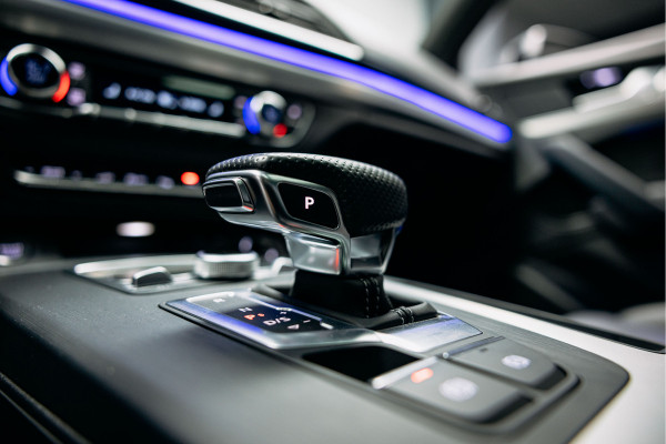 Audi Q5 55 TFSI e quattro Competition Goed uitgevoerde Q5 RS interieur, Daytona grey