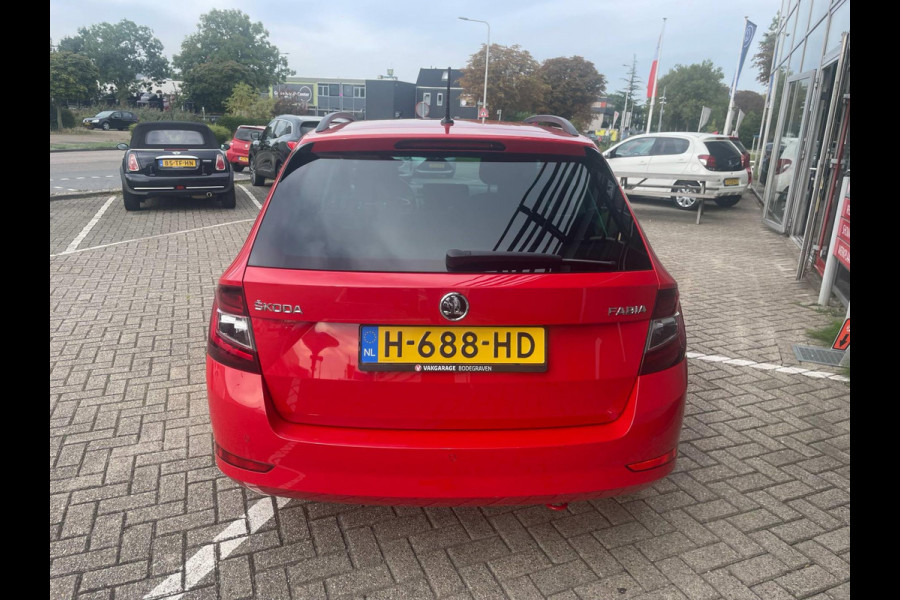 Škoda Fabia Combi 1.0 TSI Business Edition Škoda Fabia Combi 1.0 TSI Business Edition