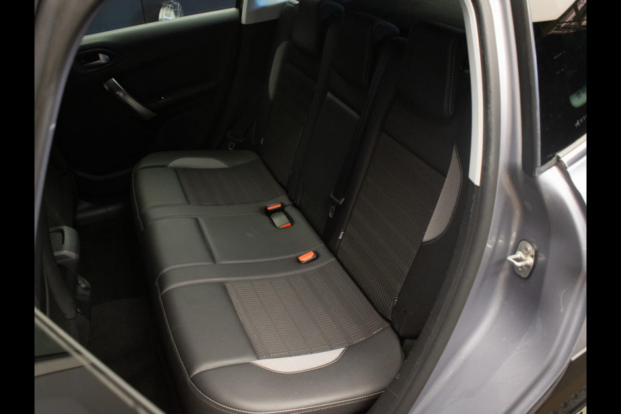 Peugeot 2008 1.2 PureTech Allure (CARPLAY,NAVI,LED,CRUISE,CLIMATE,SPORTSTOELEN,GETINT,BLUETOOTH,NETTESTAAT)