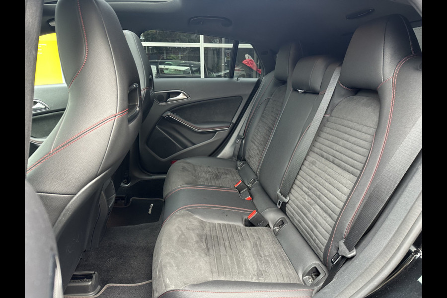 Mercedes-Benz CLA-Klasse Shooting Brake 180 Prestige AMG STYLING / NIGHT-PAKKET / PANO / STOELVERWARMING
