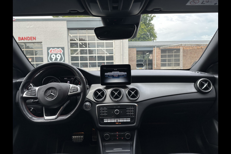 Mercedes-Benz CLA-Klasse Shooting Brake 180 Prestige AMG STYLING / NIGHT-PAKKET / PANO / STOELVERWARMING