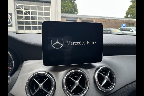Mercedes-Benz CLA-Klasse Shooting Brake 180 Prestige AMG STYLING / NIGHT-PAKKET / PANO / STOELVERWARMING