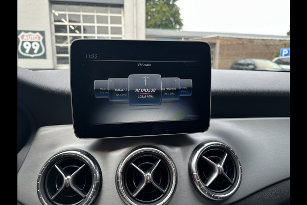 Mercedes-Benz CLA-Klasse Shooting Brake 180 Prestige AMG STYLING / NIGHT-PAKKET / PANO / STOELVERWARMING