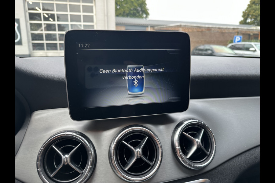 Mercedes-Benz CLA-Klasse Shooting Brake 180 Prestige AMG STYLING / NIGHT-PAKKET / PANO / STOELVERWARMING