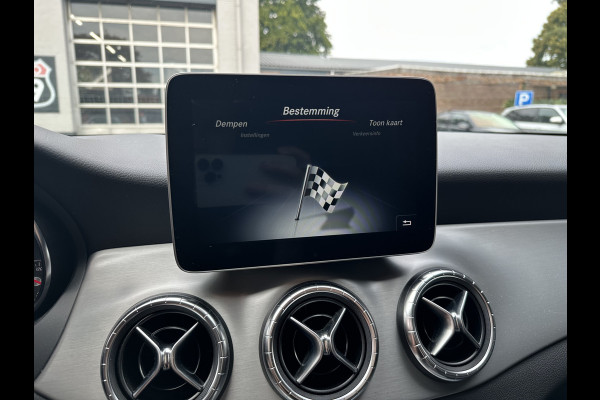 Mercedes-Benz CLA-Klasse Shooting Brake 180 Prestige AMG STYLING / NIGHT-PAKKET / PANO / STOELVERWARMING