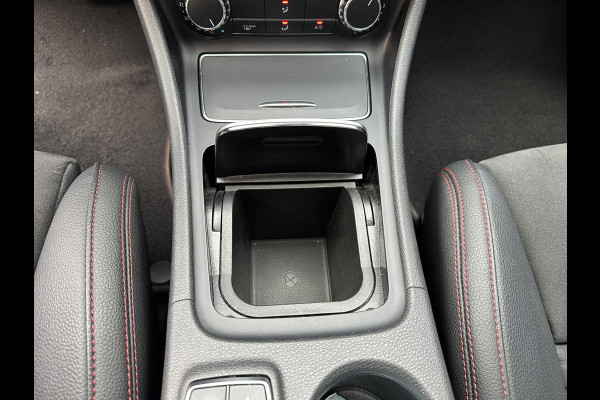 Mercedes-Benz CLA-Klasse Shooting Brake 180 Prestige AMG STYLING / NIGHT-PAKKET / PANO / STOELVERWARMING