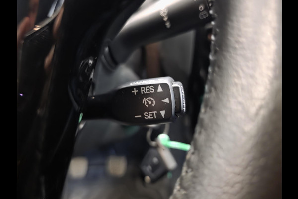 Peugeot 108 1.0 e-VTi Allure Achteruitrij Camera Navi Carplay/Android auto Climate Control Cruise Control DAB+ Automatische Lampen
